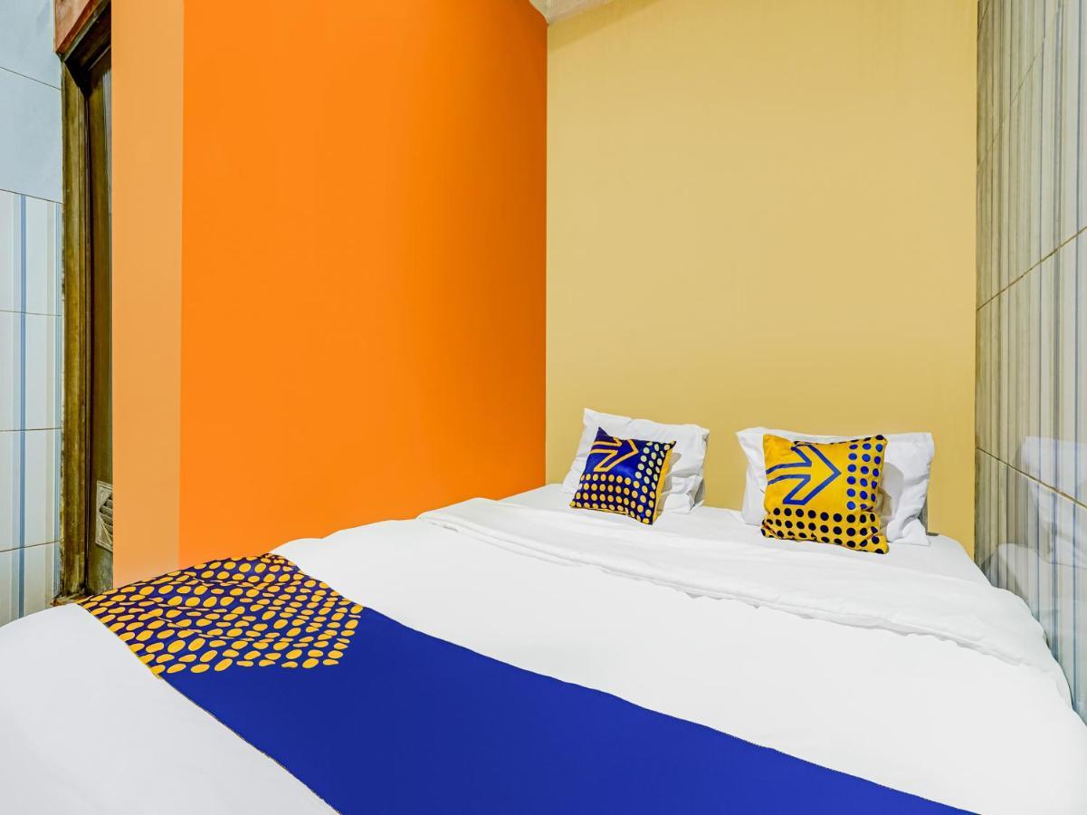 Hotel Spot On 91186 Losmen Yanti Bandung Exterior foto